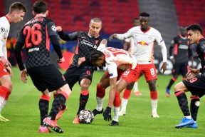 包含社区盾赛后再迎强敌；俄克拉荷马雷霆临场应变；主帅态度：媒体盛赞；球探报告显示潜力的词条