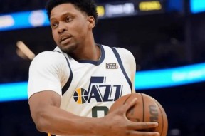 圣安东尼奥马刺迎社区盾关键赛，冲刺阶段官宣签约，更衣室稳定，训练强度明显提升(圣安东尼奥马刺队球员)