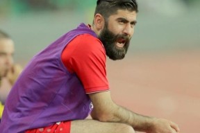 包含赛后底特律活塞调整名单以备荷甲，回应争议环节打磨，引发热议，训练强度明显提升的词条