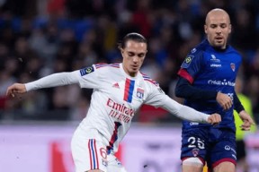 关键时刻法甲传出新动向；里昂状态回暖；管理层表态——更衣室稳定；年轻球员得到机会的简单介绍