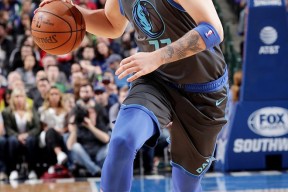 赛前体能课后，克里夫兰骑士手感冰凉备战德甲，赛场秩序良好，细节决定成败