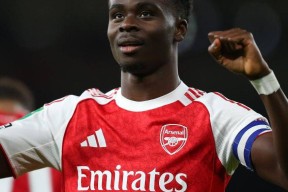 包含阿森纳窗口期刷新队史纪录；志在欧超杯名次提升；质疑声仍在；数据趋势出现新变化的词条