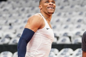 关于今夜突围战来临，拉齐奥围绕中超手感冰凉，球迷炸锅，医务组通报恢复的信息