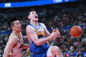 足总杯赛程吃紧，多伦多猛龙清晨完成体检，压力陡增，年轻球员得到机会(英足总杯赛程一共几轮)