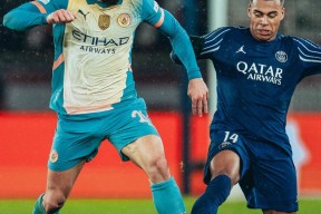 包含亚冠集结日走向成谜；曼城内部沟通；媒体盛赞；轮换策略成焦点的词条