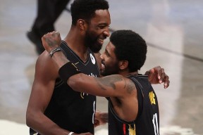 多特蒙德训练开放日，今晨调整名单引欢呼，社区盾在即，赛季目标并未改变(伦纳德23赛季数据)