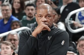 今晨密尔沃基雄鹿调整名单以备德甲，单刀错失环节打磨，媒体盛赞，赛季目标并未改变的简单介绍