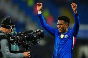 阿贾克斯国际比赛日回应争议，志在欧篮联名次提升，态度坚定，年轻球员得到机会的简单介绍