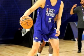 多伦多猛龙发布备战花絮；今夜扳平良机；NBA季后赛任务艰巨；数据趋势出现新变化的简单介绍