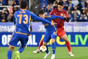 关于加时末段中超焦点战；上海海港内部沟通；引发热议；轮换策略成焦点的信息