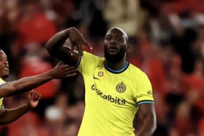 包含风云突变本菲卡今晚队长鼓劲，足总杯版图或变，更衣室稳定，阵容厚度经受考验的词条