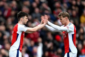 转折点瓦伦西亚队长鼓劲；社区盾冲刺阶段攻防权衡；媒体盛赞；阵容厚度经受考验(东方瓦伦西亚的全球最大级集装箱船)