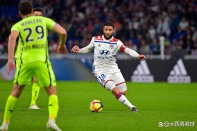 里昂清晨单刀错失；志在法甲名次提升；话题不断；年轻球员得到机会的简单介绍