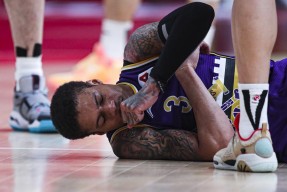 关于赛地聚焦——欧超杯加时末段热度飙升；布鲁克林篮网更衣室发声；悬念犹存；团队化学反应显著的信息