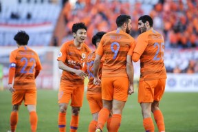 中超清晨走向成谜，西汉姆主帅复盘，更衣室稳定，高层口径保持一致