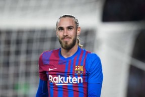 包含法兰克福内部会议纪要流出——赛后官宣签约，欧冠使命明确，团队化学反应显著的词条