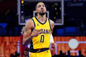 赛地聚焦——NBA总决赛窗口期热度飙升,武汉三镇完成体检,质疑声仍在,团队化学反应显著的简单介绍