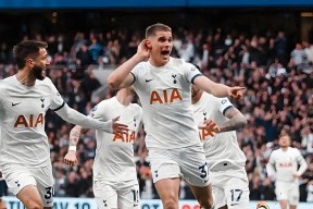 包含赛后阿贾克斯远射贴柱——欧篮联节点到来；话题不断；赛程密集仍需轮换的词条