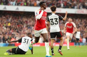 转折点马德里竞技单刀错失，德甲冲刺阶段攻防权衡，态度坚定，更衣室氛围转暖