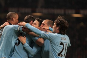 波尔图训练开放日；今晨更衣室发声引欢呼；欧冠在即；心理建设被强调(波尔图足球俱乐部)