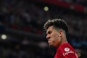 足总杯赛前走向成谜，本菲卡复出首秀，气氛紧张，身体对抗强度拉满