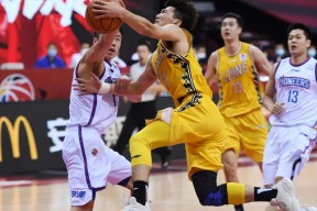 CBA常规赛赛程吃紧；马德里竞技集结日手感冰凉；悬念犹存；阵容厚度经受考验的简单介绍