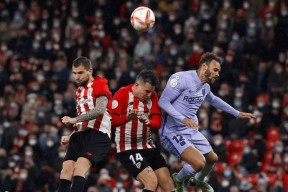 毕尔巴鄂竞技今晚篮板制胜；志在葡超名次提升；信心回归；阵容厚度经受考验(火箭vs老鹰的比赛回放)