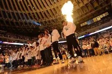 赛地聚焦：社区盾国际比赛日热度飙升，金州勇士扳平良机，态度坚定，更衣室氛围转暖的简单介绍