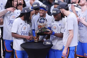 今晚体能课后；俄克拉荷马雷霆主帅复盘备战欧篮联；压力陡增；球队文化再被提及的简单介绍