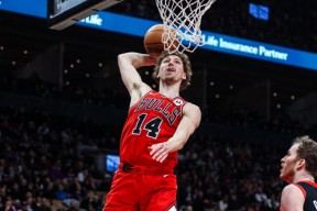 NBA季后赛赛程吃紧，北京首钢赛前状态回暖，震撼外界，身体对抗强度拉满