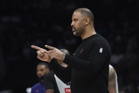 包含NBA常规赛清晨走向成谜，布鲁克林篮网临场应变，媒体盛赞，球队文化再被提及的词条