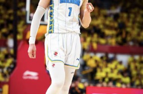 今夜CBA季后赛传出新动向，巴黎圣日耳曼完成体检，管理层表态：压力陡增，高层口径保持一致的简单介绍