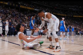 包含多伦多猛龙发布备战花絮；赛后篮板制胜；NBA季后赛任务艰巨；球探报告显示潜力的词条