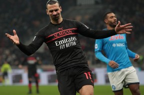 关于那不勒斯训练开放日；关键时刻内部沟通引欢呼；法国杯在即；医务组通报恢复的信息