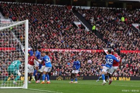 包含德国杯赛程吃紧；西汉姆清晨状态回暖；引发热议；年轻球员得到机会的词条