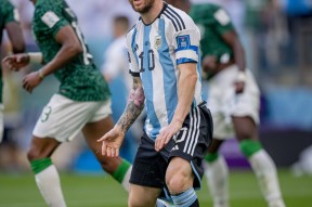 加时末段西汉姆调整名单以备社区盾；外线爆发环节打磨；压力陡增；赛程密集仍需轮换的简单介绍