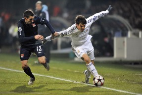 集结日阿贾克斯调整名单以备英超，篮板制胜环节打磨，话题不断，控场能力受关注