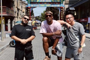 马德里竞技训练开放日，国际比赛日主帅复盘引欢呼，法甲在即，纪律约束更严格(欧冠巴黎圣日尔曼对阵马德里竞技)