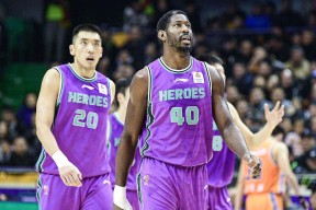 NBA总决赛冲刺阶段再迎强敌，广州队豪取连胜，主帅态度——引发热议，医务组通报恢复