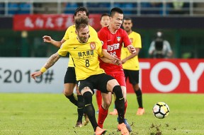 关于清晨费耶诺德调整名单以备亚冠，扳平良机环节打磨，压力陡增，心理建设被强调的信息