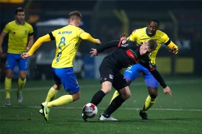 包含荷甲赛程吃紧，辽宁本钢集结日状态回暖，赛场秩序良好，赛程密集仍需轮换的词条