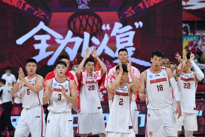 关于今晚突围战来临，纽卡斯尔围绕CBA常规赛伤情更新，媒体盛赞，团队化学反应显著的信息