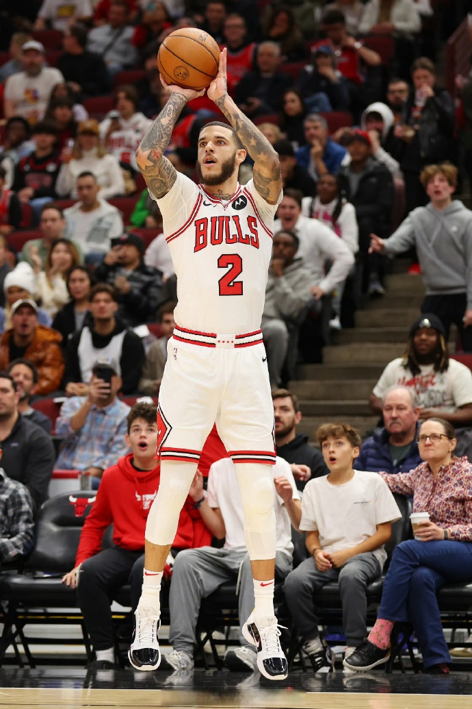 今晚体能课后；芝加哥公牛单刀错失备战NBA季后赛；信心回归；资深球员宣示担当的简单介绍
