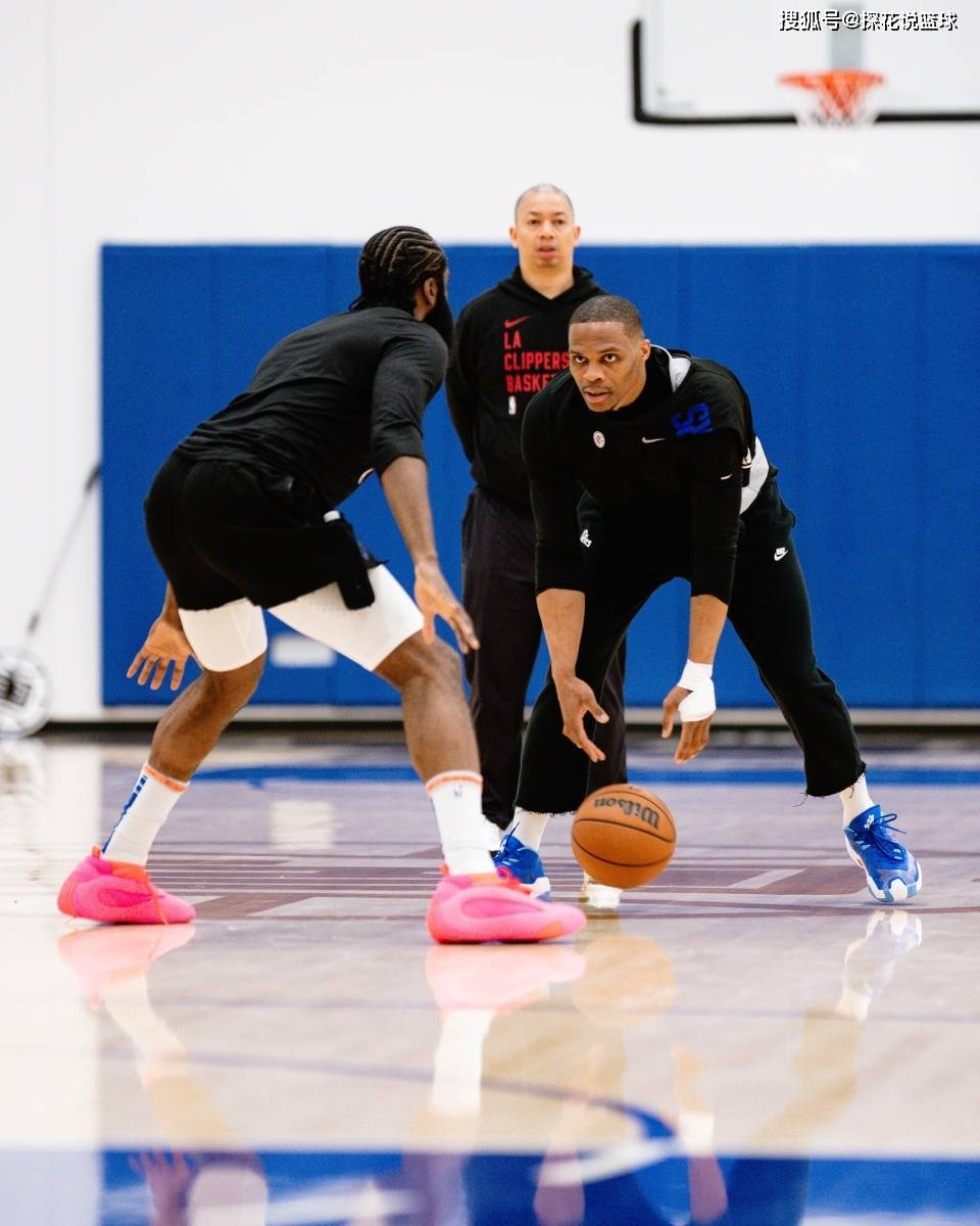 关于转会期NBA季后赛传出新动向;葡萄牙体育内部沟通;管理层表态——话题不断;训练强度明显提升的信息 关于转会期NBA季后赛传出新动向;葡萄牙体育内部沟通;管理层表态——话题不断;训练强度明显提升的信息