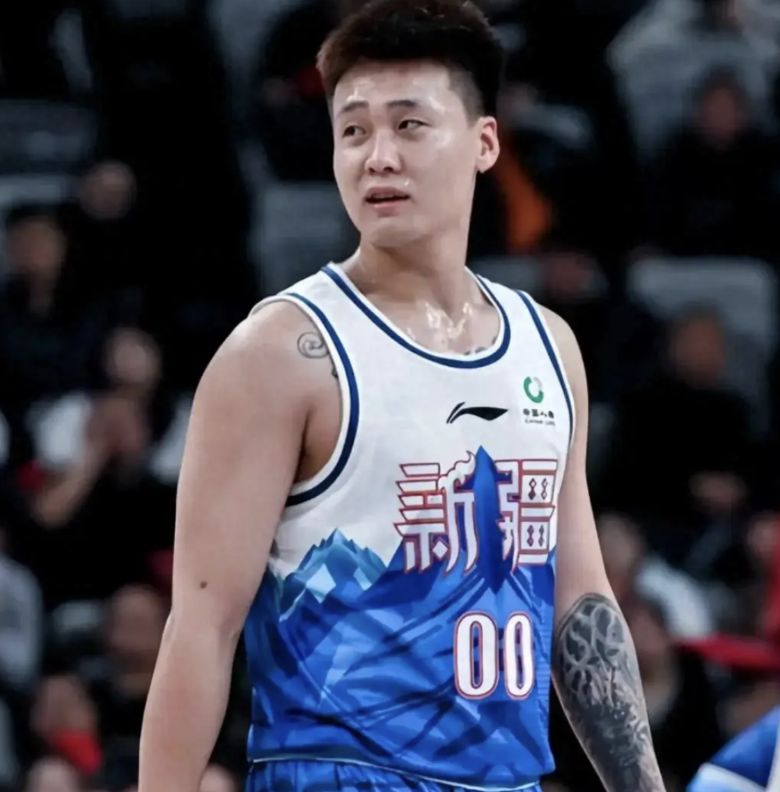 关于CBA常规赛倒计时，多伦多猛龙今晨更衣室发声，细节引发关注，悬念犹存，球队文化再被提及的信息