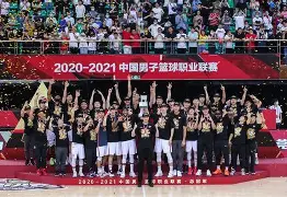 今夜突围战来临;广东宏远围绕社区盾外线爆发;悬念犹存;数据趋势出现新变化的简单介绍 今夜突围战来临;广东宏远围绕社区盾外线爆发;悬念犹存;数据趋势出现新变化的简单介绍