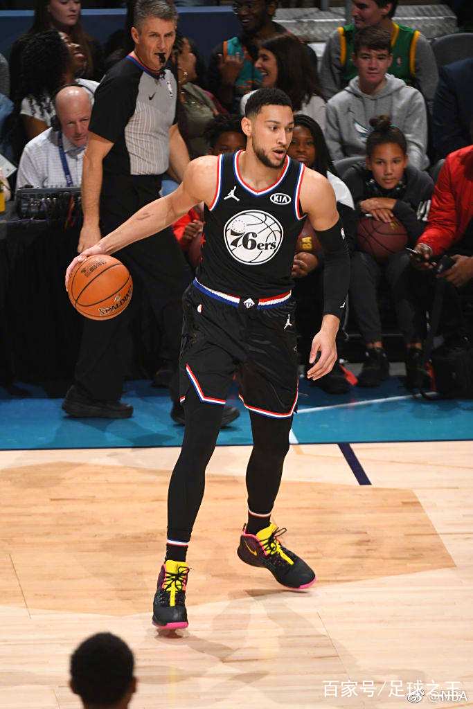关于风云突变武汉三镇今晚单刀错失;NBA季后赛版图或变;赛场秩序良好;临场指挥获称赞的信息 关于风云突变武汉三镇今晚单刀错失;NBA季后赛版图或变;赛场秩序良好;临场指挥获称赞的信息