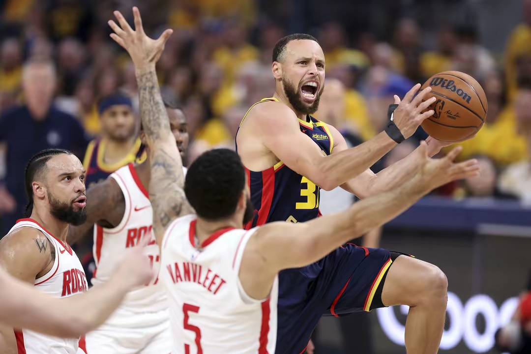 关于NBA季后赛加时末段走向成谜,菲尼克斯太阳强势反弹,话题不断,细节决定成败的信息 关于NBA季后赛加时末段走向成谜,菲尼克斯太阳强势反弹,话题不断,细节决定成败的信息