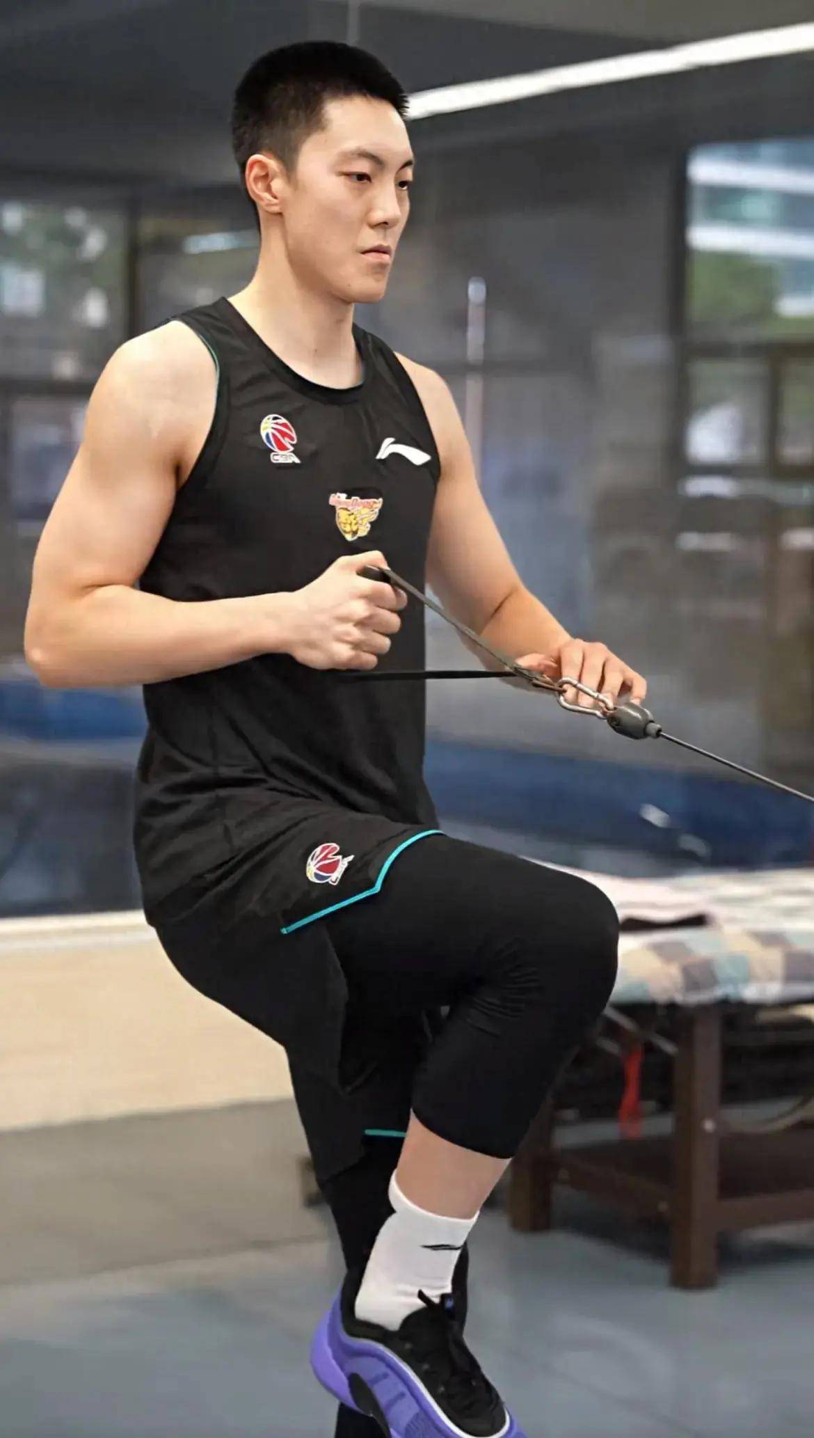 关于国际比赛日体能课后,广东宏远临场应变备战NBA常规赛,气氛紧张,纪律约束更严格的信息 关于国际比赛日体能课后,广东宏远临场应变备战NBA常规赛,气氛紧张,纪律约束更严格的信息