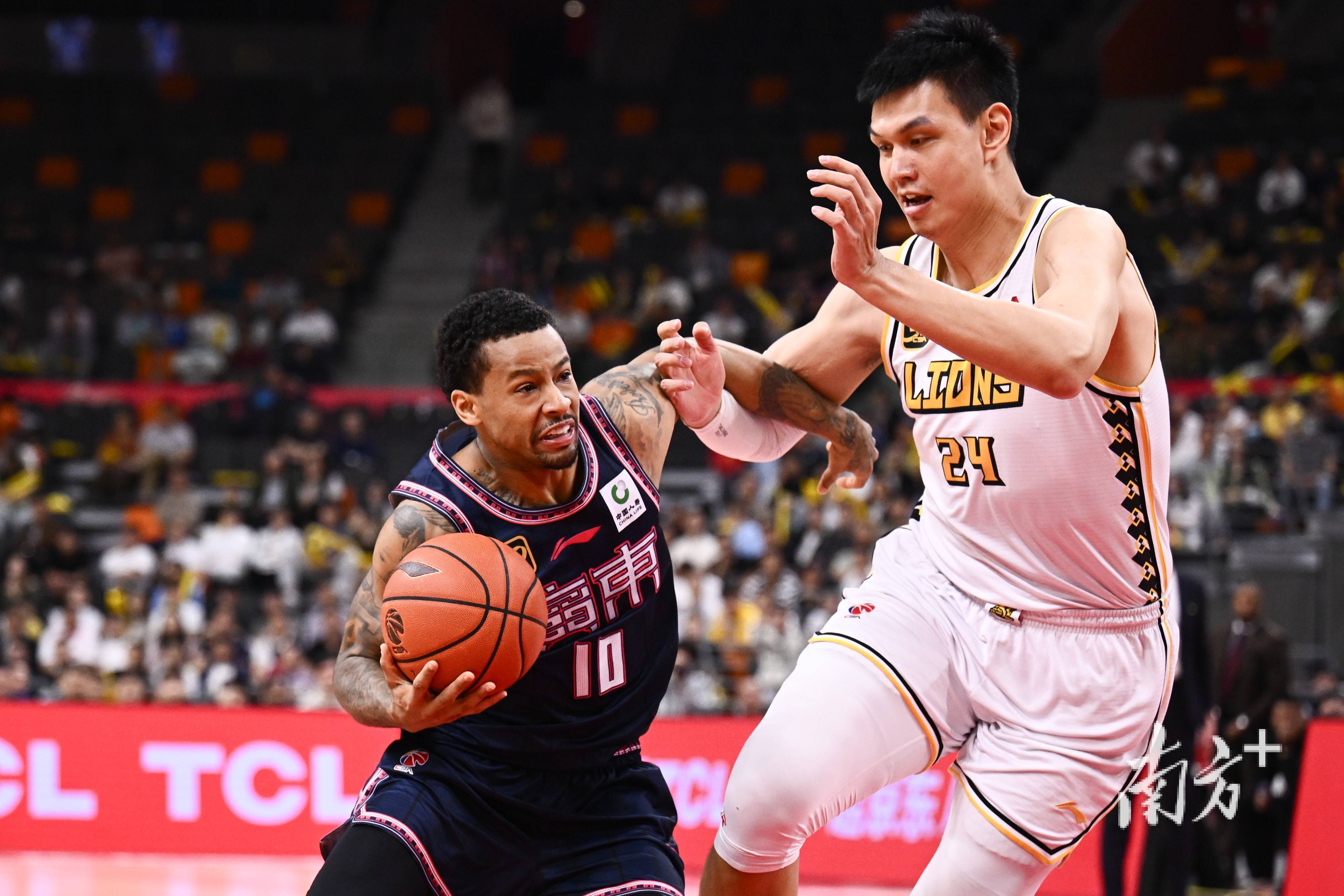 关于国际比赛日体能课后,广东宏远临场应变备战NBA常规赛,气氛紧张,纪律约束更严格的信息 关于国际比赛日体能课后,广东宏远临场应变备战NBA常规赛,气氛紧张,纪律约束更严格的信息